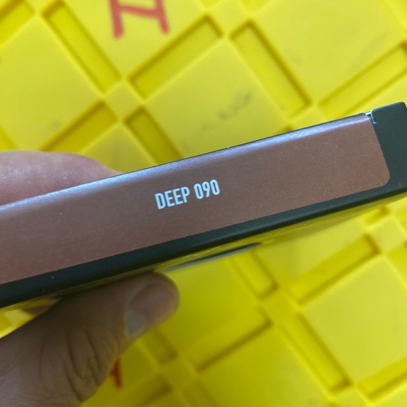 NEW KVD Beauty Good Apple Skin-Perfecting Foundation Balm - Deep 090 - Picture 2 of 4